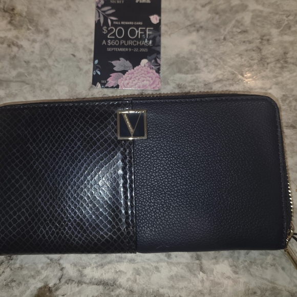 Victoria's Secret Black Wallet - Picture 1 of 4